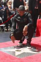 los angeles, 7 sep - usher raymond bij de bode geëerd met een ster op de hollywood walk of fame in het oosten op 7 september 2016 in los angeles, ca foto