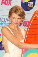 los angeles, 22 juli - taylor swift in de perskamer van de teen choice awards 2012 in gibson amfitheater op 22 juli 2012 in los angeles, ca. foto