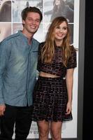 los angeles, 20 aug - patrick schwarzenegger, liana liberato bij de première van if i stay in tcl chinese theater op 20 augustus 2014 in los angeles, ca foto