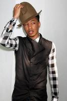 los angeles, 6 feb - jacob latimore bij de milf moms ik volg graag de viering van entertainment in een sls hotel op 6 februari 2015 in beverly hills, ca foto