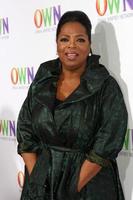 los angeles, 6 jan - oprah winfrey arriveert bij de oprah winfrey network winter 2011 tca party in het langham huntington hotel op 6 januari 2011 in pasadena, ca foto