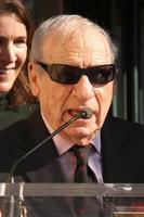 los angeles, 13 dec - mel brooks bij de paul mazursky-ster op de hollywood walk of fame-ceremonie in hollywood blvd op 13 december 2013 in los angeles, ca foto