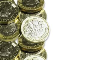 Britse valuta de nieuwe ponden munten isoleren op een witte achtergrond. foto