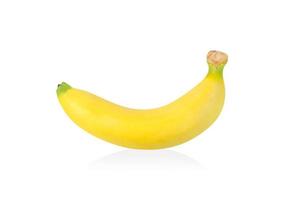 Rijpe banaan geïsoleerd op een witte achtergrond, inclusief uitknippad foto
