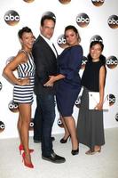 Los Angeles, 4 aug - Carly Hughes, Diedrich Bader, Katy Mixon, Ali Wong op het ABC TCA Zomer 2016 feest in het Beverly Hilton Hotel op 4 augustus 2016 in Beverly Hills, Ca foto