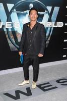 los angeles, 28 sep - leonardo nam op de hbo s westworld los angeles première in het tcl chinese theater imax op 28 september 2016 in los angeles, ca foto