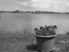 aan de rivier de schlei in schleswig holstein foto