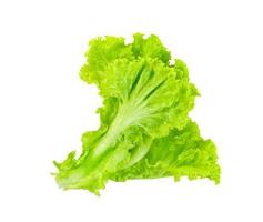 Sla blad geïsoleerd op een witte achtergrond, groene bladeren patroon, salade ingrediënt foto