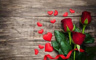 rozen en rode harten foto