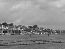 de stad kappeln aan de rivier de schlei foto