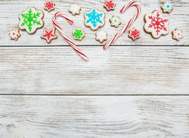 kleurrijke kerstkoekjes met gember en honing foto