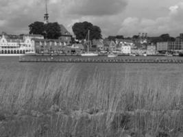 aan de rivier de schlei in schleswig holstein foto