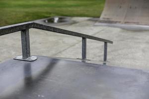skateboard grind rail foto