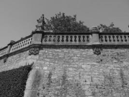 de stad würzburg aan de rivier de Main foto