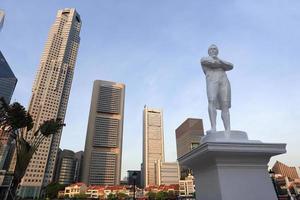 Sir raffles standbeeld, singapore foto