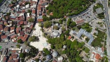 woonhuizen in de stad istanbul, uitzicht vanuit een hoge hoek gedaan door de camera van de drone, luchtbeelden foto