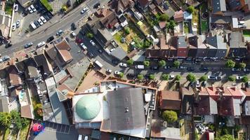 een hoge hoekmening vanuit de lucht van de stad Luton in Engeland over een woonwijk van de Aziatische Pakistaanse en Kasjmier-gemeenschap. foto