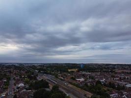 luchtbeelden en hoge hoekmening van de stad Luton in Engeland en de woonwijk van het Verenigd Koninkrijk foto