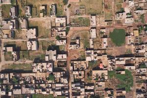 luchtfoto van kala shah kaku dorp punjab pakistan foto