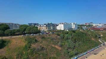 luchtfoto en hoge hoekbeelden van het beste zandstrand en de stad Bournemouth in Engeland, VK, foto