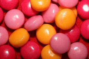 kleurrijke ronde kauwgom close-up moderne achtergrond groot formaat afdruk van hoge kwaliteit foto