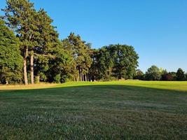 prachtig uitzicht op stockwood park a luton, het gratis toegankelijke openbare park en de golfspeeltuin in zuid luton, dicht bij de afslag van de snelwegen van 10 m1. foto