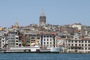 karakoy en galata toren in istanbul, turkije foto