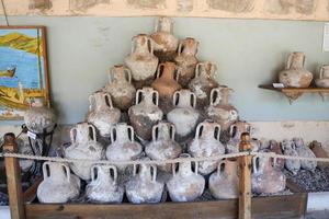 amforen in het kasteel van bodrum, turkije foto