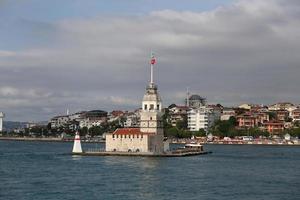 meisjestoren in de straat van de Bosporus, istanbul foto