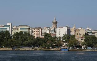 Karakoy en Galata-toren in de stad Istanbul foto