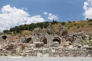 diverse baden van de oude stad van Efeze foto