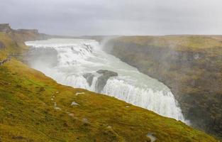 gullfoss waterval in ijsland foto