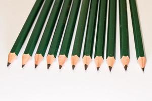 potloden op zuivere witte achtergrond foto