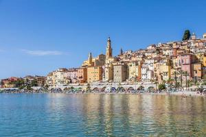 menton aan de franse riviera, genaamd de kust azur, gelegen in het zuiden van frankrijk foto