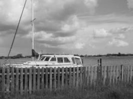 aan de rivier de schlei in schleswig holstein foto