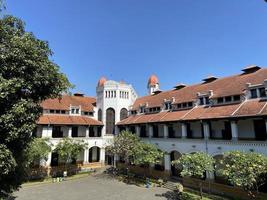 lawang sewu is een historisch gebouw in Indonesië, gelegen in de stad Semarang, Midden-Java. foto