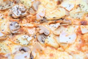 pizza funghi met extra champignons foto