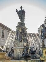 kunst sculptuur fontein in residenz münchen foto