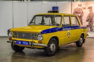 moskou - aug 2016 lada vaz 2101 militie politie gai gepresenteerd op mias moskou internationale autosalon op 20 augustus 2016 in moskou, rusland foto