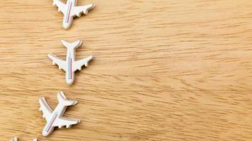 vliegtuig mini speelgoed close-up beeld voor reisinhoud. foto
