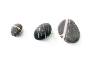 .zen stenen met reflectie geïsoleerd foto