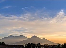 berg penanggungan in oost java foto