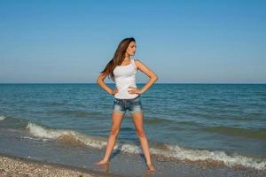 jonge vrouw die aan sport doet foto