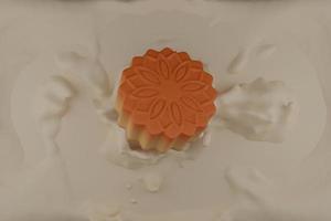 mooncake met melk splash ontwerpelement, witte abstracte vloeibare achtergrond, 3D-rendering illustratie foto