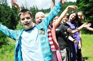 kindergroep buiten foto