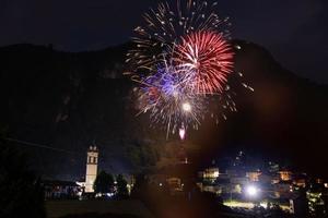 vuurwerk in de bergen foto