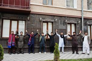 groep pakistaanse man met traditionele kleding salwar kameez of kurta. foto