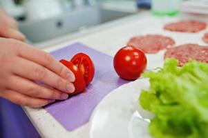 koken in de keuken foto