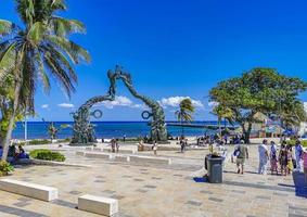 playa del carmen quintana roo mexico 2022 portaal maya in het fundadores park playa del carmen mexico. foto