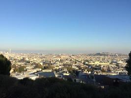 uitzicht op de skyline van de stad foto